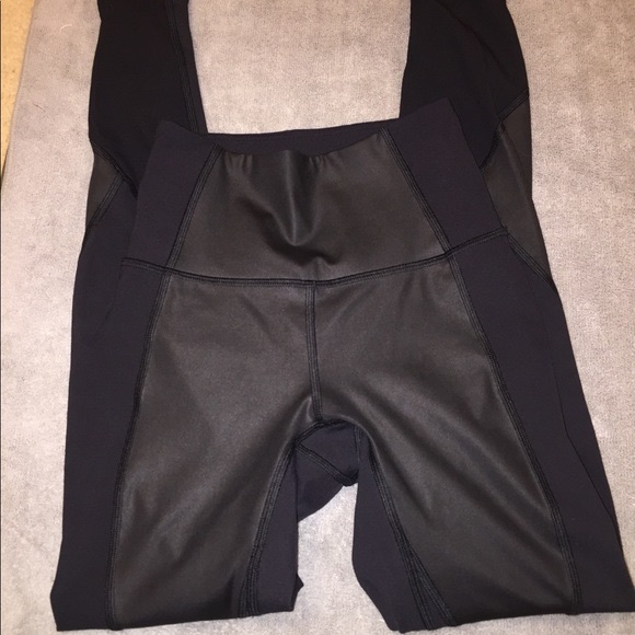 Lululemon Wunder Under Hi Rise Leather Limited - Picture 8 of 8